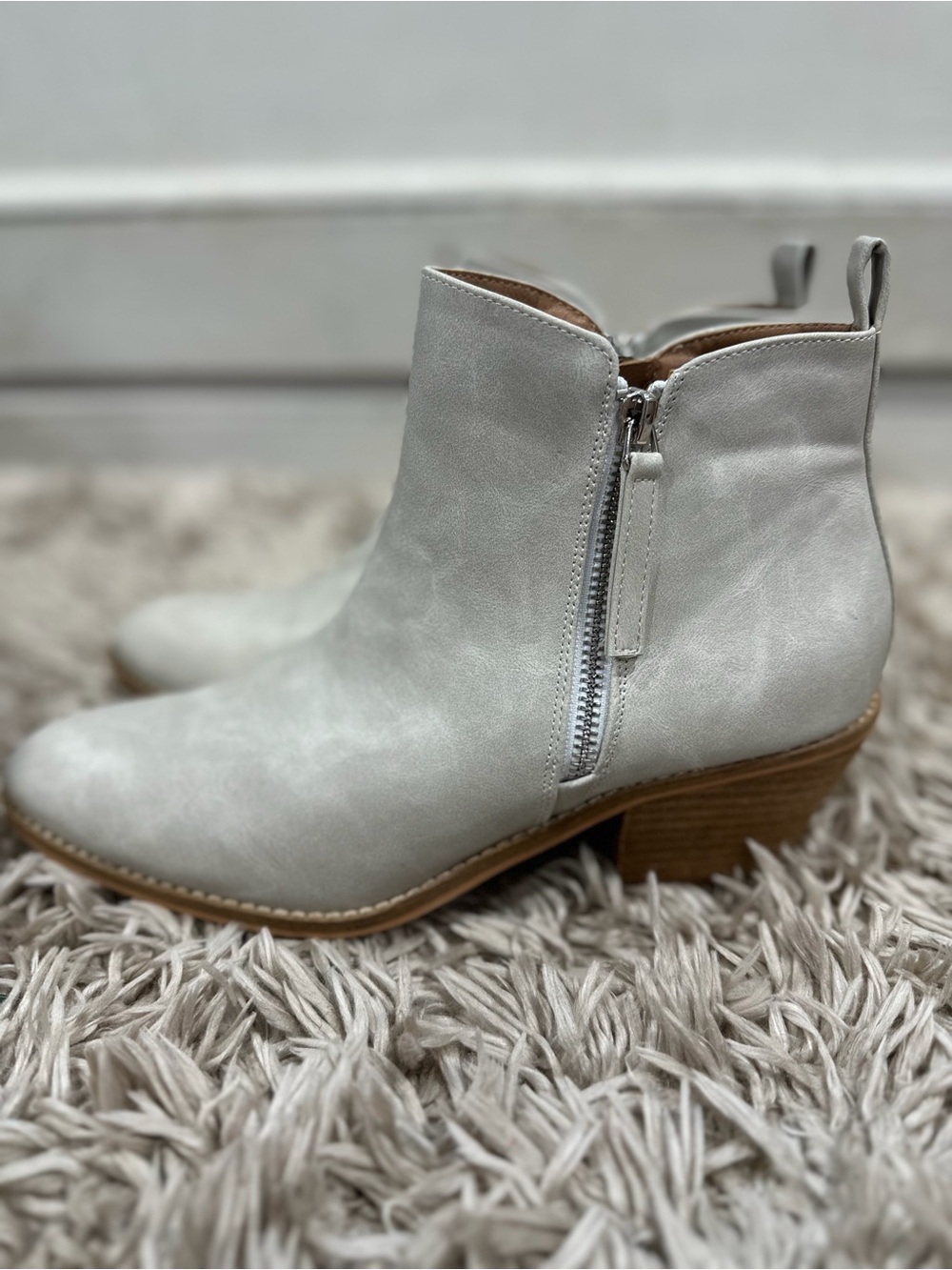 Women’s silver/grey Side-Zip Ankle Booties